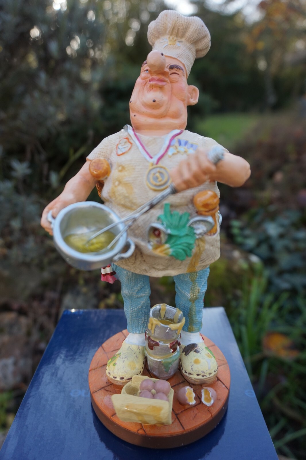 Sculpture cuisinier humour Profisti de 32 cm en résine peinte à la main