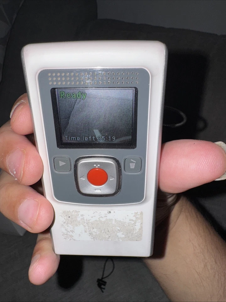 Flip Video Ultra Series HD 2GB High-Quality Video Recorder - Image 3 of 4