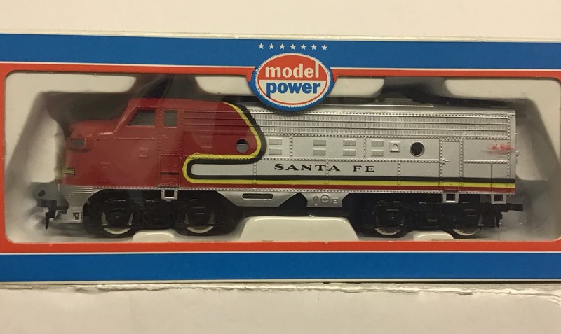 Model Power # 6607 HO Scale Santa Fe F9 Diesel Locomotive in Box