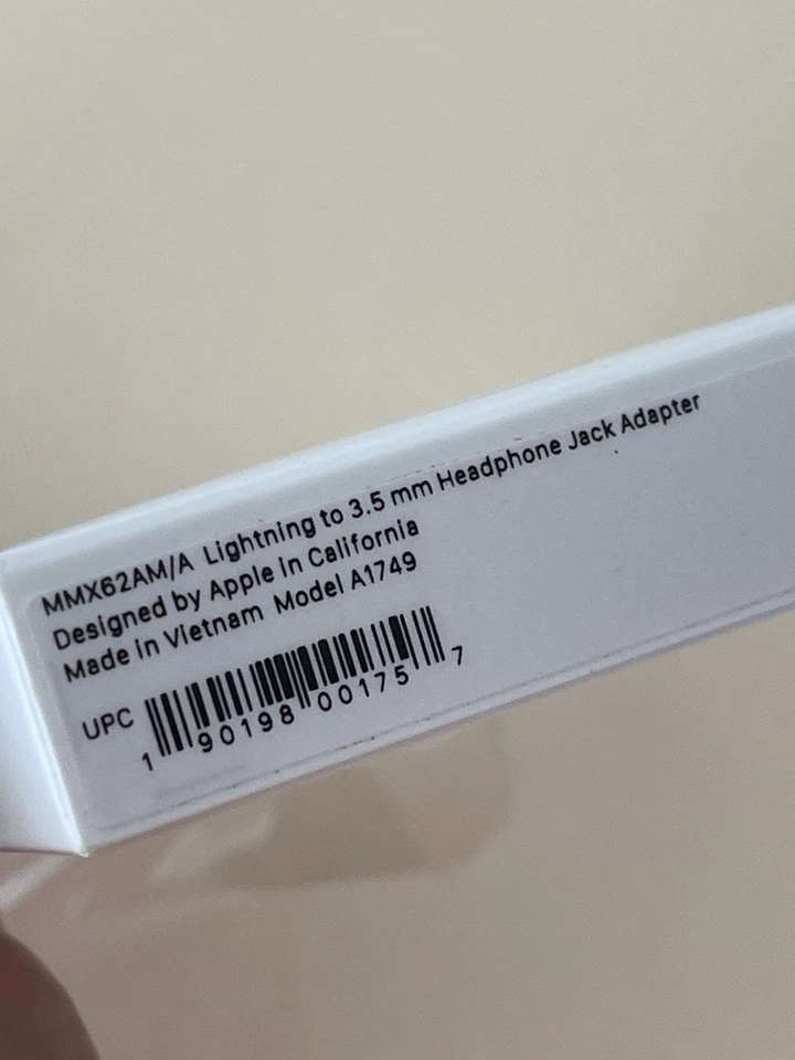 Apple Lightning to Headphone 3.5mm Jack Adapter,White,A1739,New-sealed,MMX62AM/A - Image 3 of 4