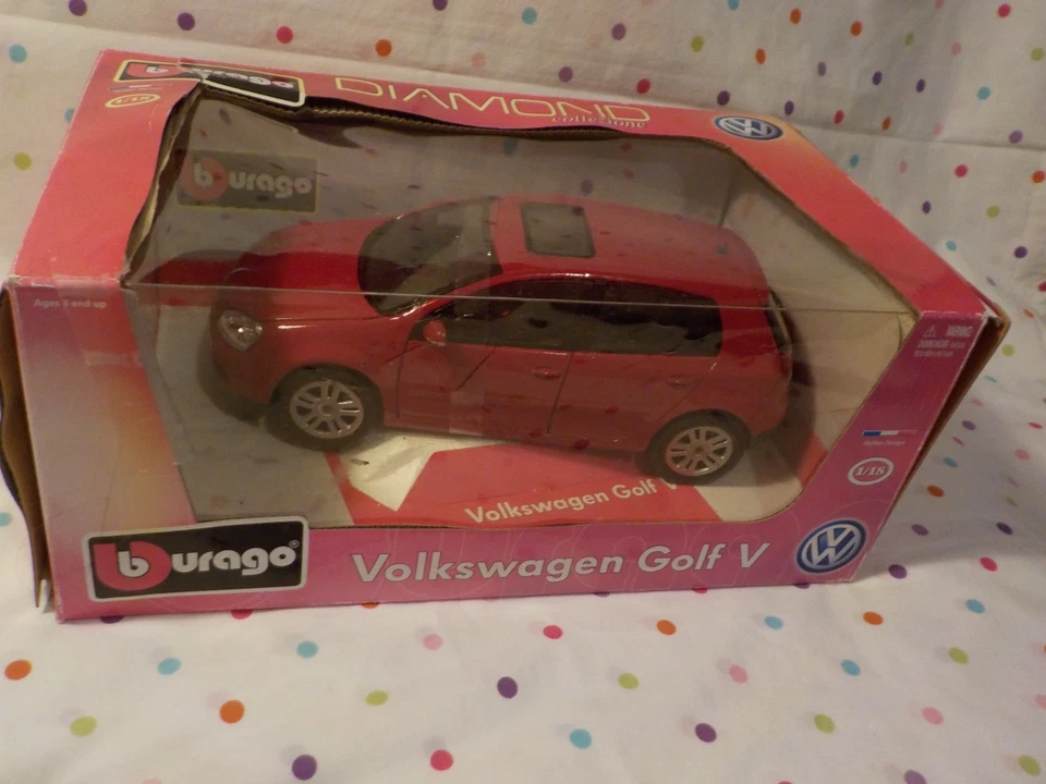 NUEVO En caja, Burago Volkswagen Golf V, Colección Diamond, Escala 1/18, Rojo Foto 4 de 4