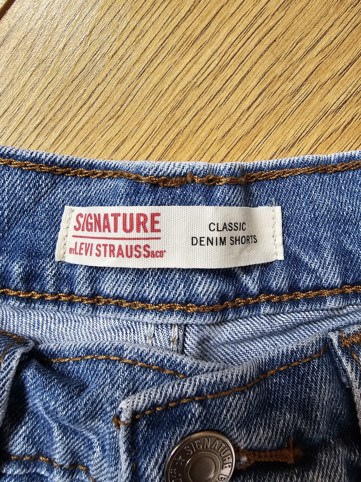 Signature by Levi Strauss Classic Denim Shorts W28 Blue image 3
