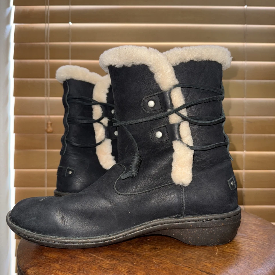 Botas de invierno UGG Australia Akadia para mujer talla 10 Foto 4 de 4