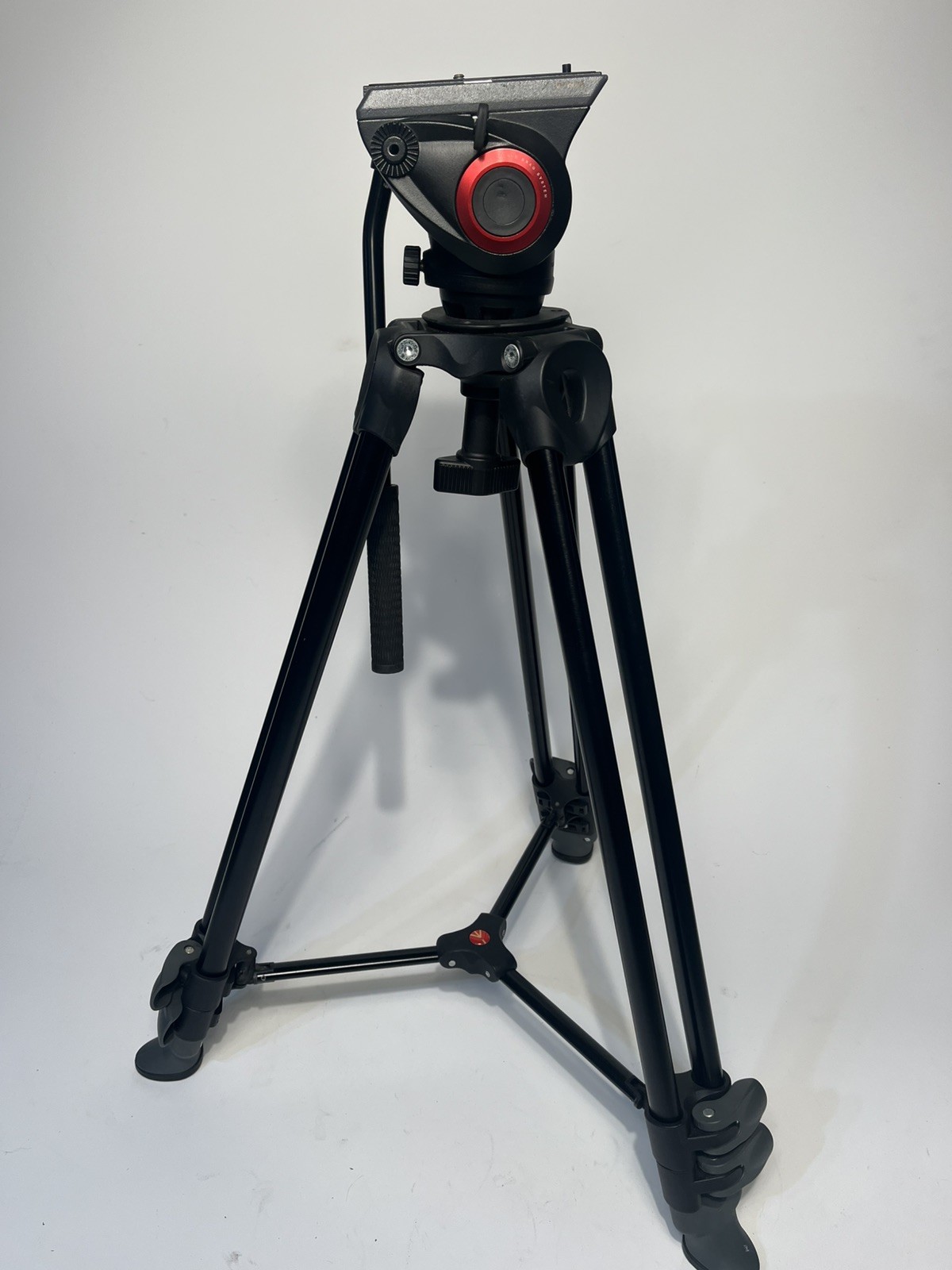 Manfrotto MVH500A Fluid Head with MVT502AM 2 Stage Tripod CG01LMX w/ doevetail
