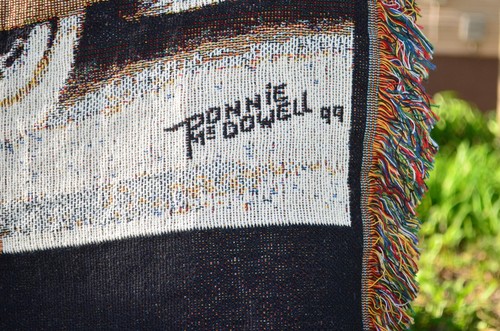 Elvis, Ronnie McDowell, Scotty Moore, Bill Black, DJ Fontana, Coke Tapestry-RARE - Picture 7 of 11