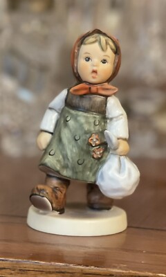Vintage HUMMEL by GOEBEL ''GRANDMA'S GIRL'' #561  ~ MINT