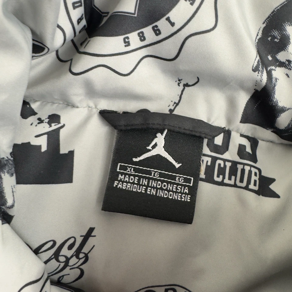 Air Jordan 1985 Flight Club Puffer Vest Size Men's XL Black Gray - Image 3 of 4