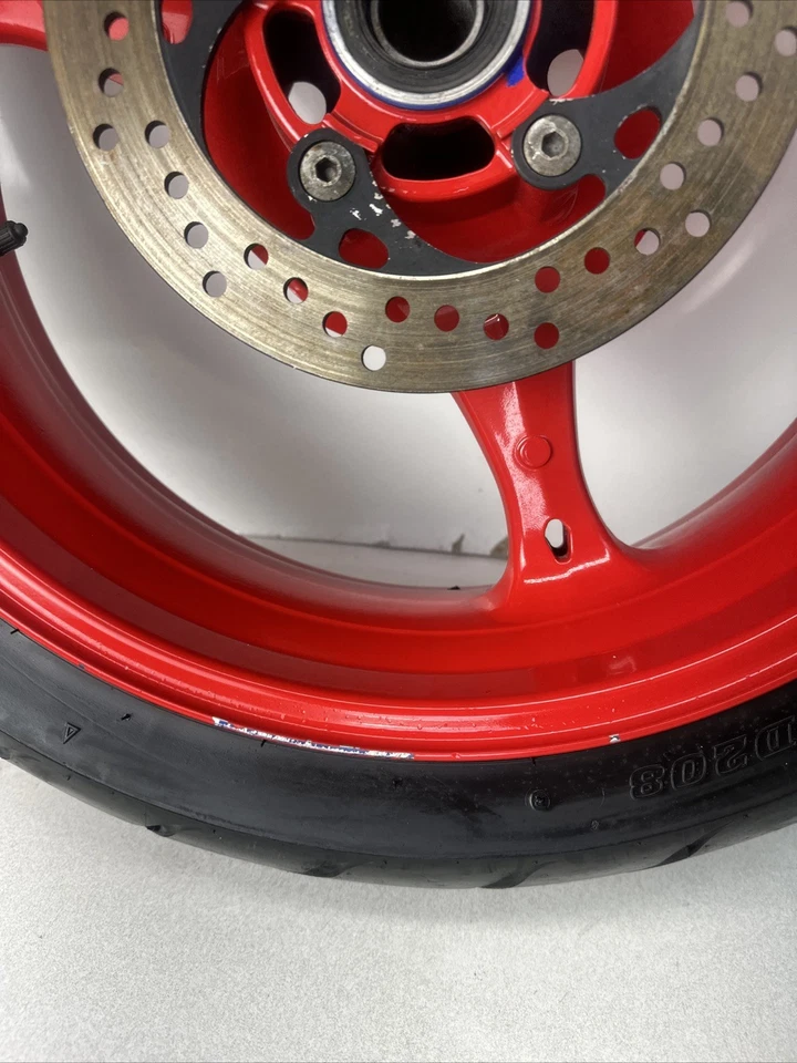 Suzuki GSXR600 2006 2007 rojo rueda trasera recta neumático rotor llanta 17X5,50 OEM Foto 2 de 4