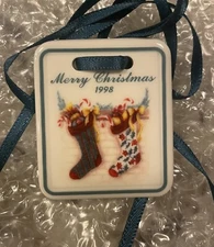 Longaberger Tie On:  1998 Merry Christmas #33511 EUC