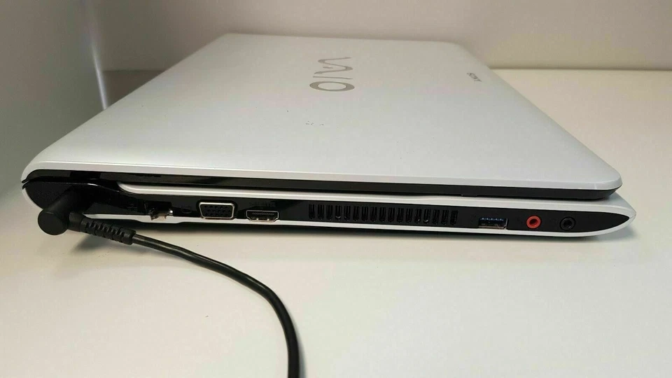 Sony VAIO SVE17 17.3"  i7 3610M 12GB 256 SSDGB Laptop - Windows 10.2013 warranty - Image 2 of 4