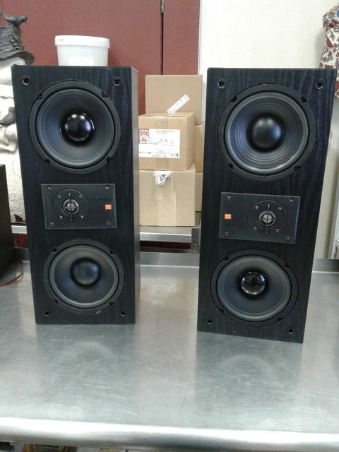 bi amp bookshelf speakers