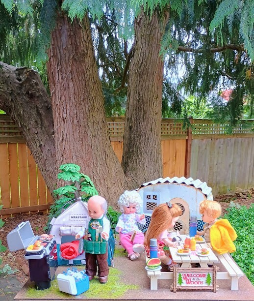 Muñecas Madame Alexander 8" camping con papá DIORAMA