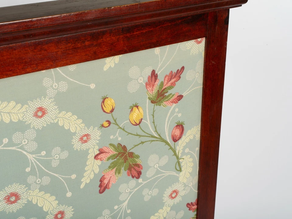 Regency Style Embroidered Needlepoint Fireplace Screen - Image 4 of 4