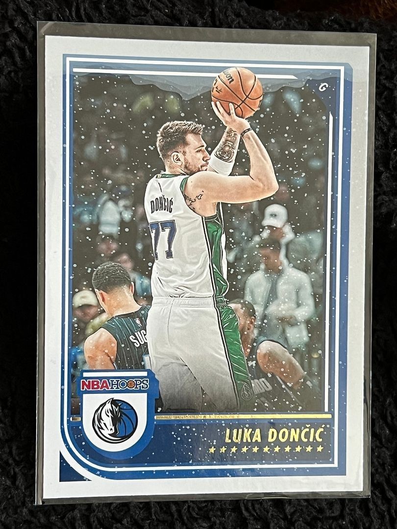 2022-23 HOOPS 119 WINTER LUKA DONCIC MAVS