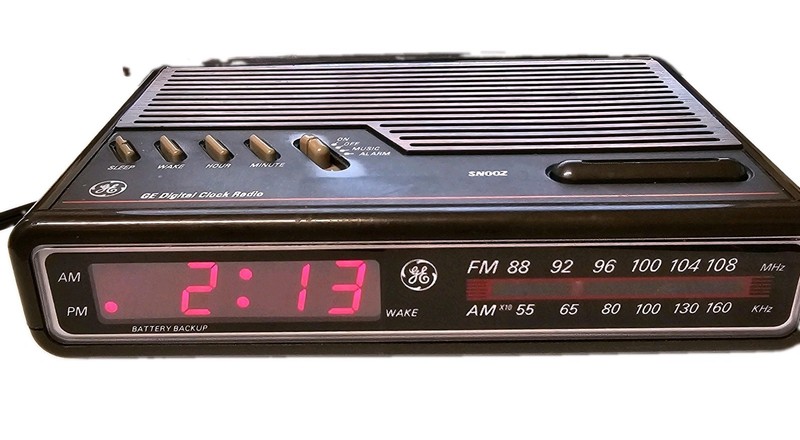 Vtg General Electric GE Alarm Clock AM/FM Radio 7-4612B Wood Grain Retro