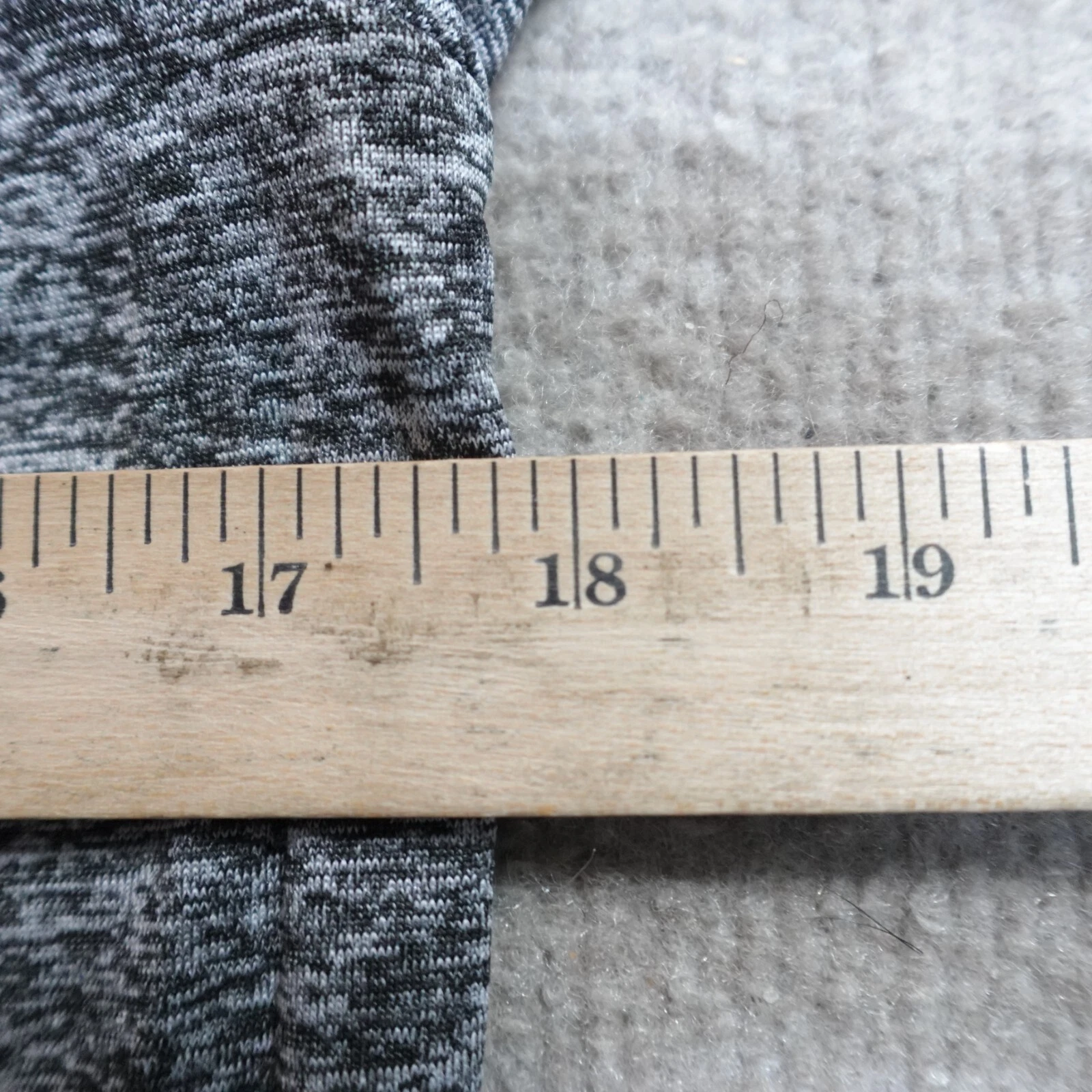 VETEMENTS Top donna Moosungeek piccolo grigio con cappuccio in erica