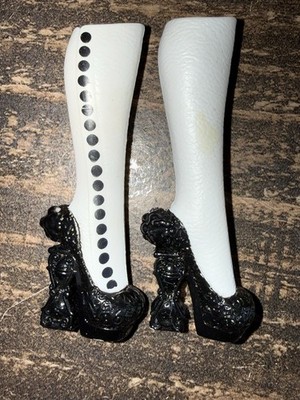 Ever After High Doll Bunny Blanc 1st Chapter Tall White Black Boots