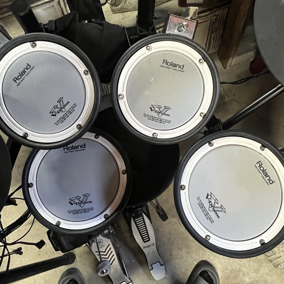 Roland V-Drums Electronic Drum Set – TD-15 Module, Mesh Pads, Cymbals - Image 4 of 4