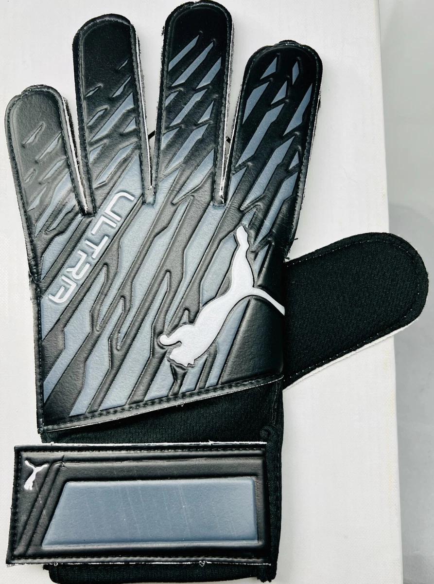 Gianluigi Buffon Signed Puma Goalie Glove Italy Juventus Beckett BAS Witness BLK