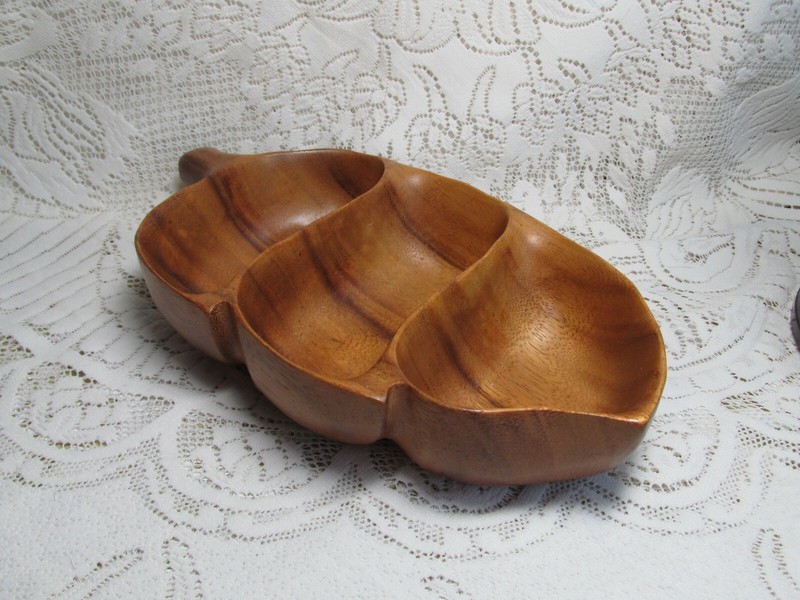 VTG SIGNED BLAIR HAWAII MONKEY POD WOOD 3 SMALL COMPARTMENT HANDLE DISH