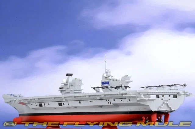 Corgi 1:1250 Queen Elizabeth-class Aircraft Carrier Royal Navy HMS Prince of - Image 2 of 4