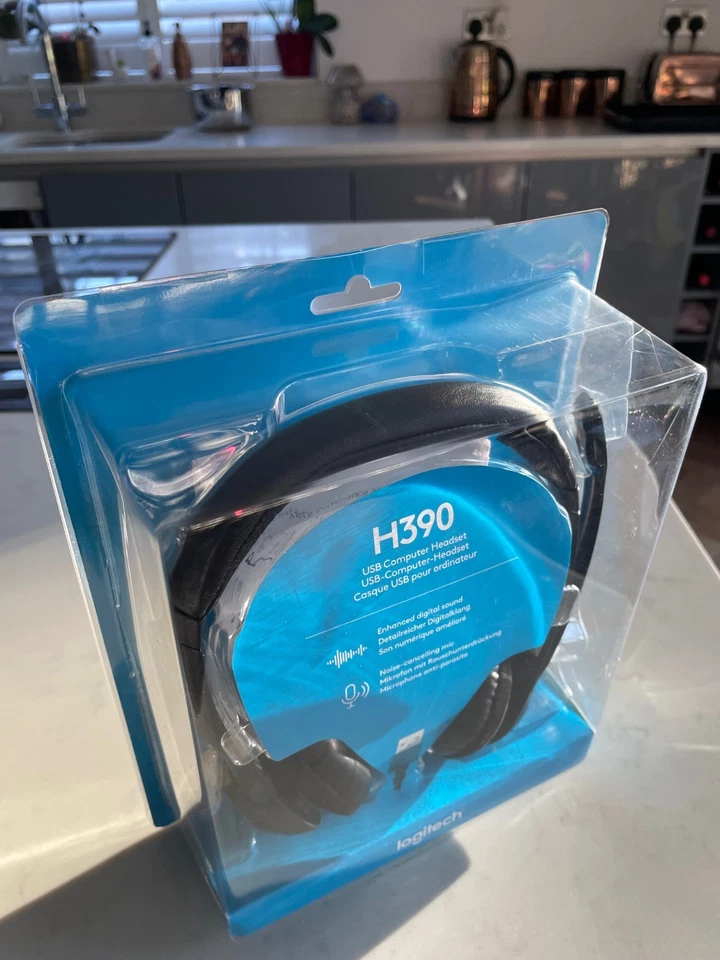 100% GENUINE LOGITECH H390 USB HEADSET QUALITY DIGITAL SOUND UNUSED AND BOXED! - Image 3 of 4