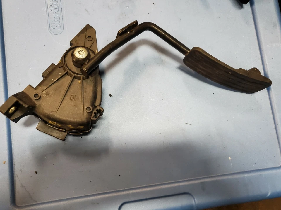 2003-2004-2005-2006-2007-2008 JAGUAR S TYPE GAS PEDAL 2R839F836A - Image 2 of 3