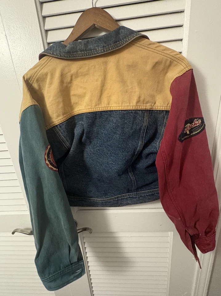 Chaqueta de mezclilla corta JORDACHE de colección de los años 80 para mujer grande bloque de colores parcheada prendedores de colección Foto 2 de 4