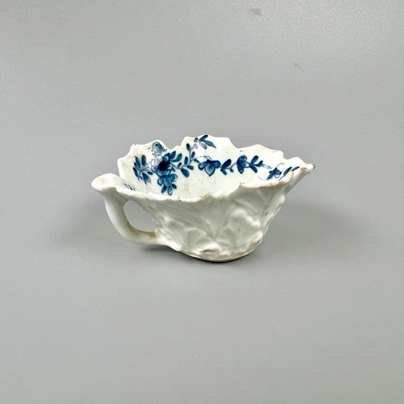 Worcester “pickle leaf daisy” butter boat, circa 1760–5
