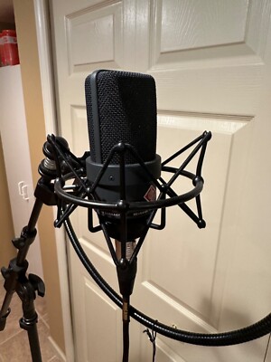Recording Studio Setup. Tlm 103 mic, Apollo solo interface, ext