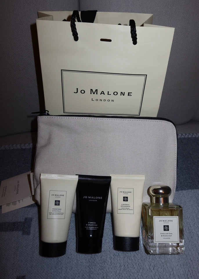 Jo Malone Colección Hombre Set Regalo Vacacional Roble Inglés y Avellana, Bolso, Crema Foto 3 de 4