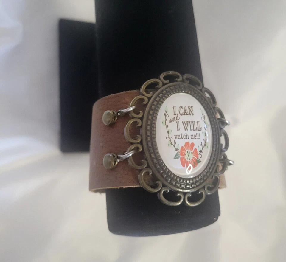 Plunder皮革袖口可调节扣环手链 — 第 2/4 张图片