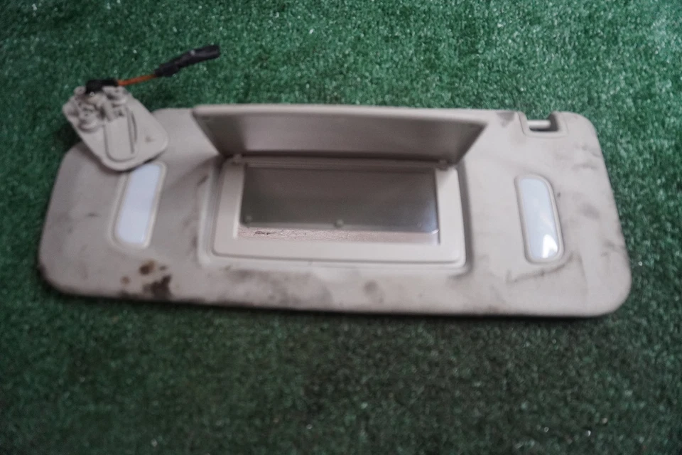 Viseira solar 2010 2011 2012 2013 GMC YUKON 1500 DRIVER SIDE LEFT FABRICANTE DE EQUIPAMENTO ORIGINAL 1 peça 35703 - Imagem 2 de 4