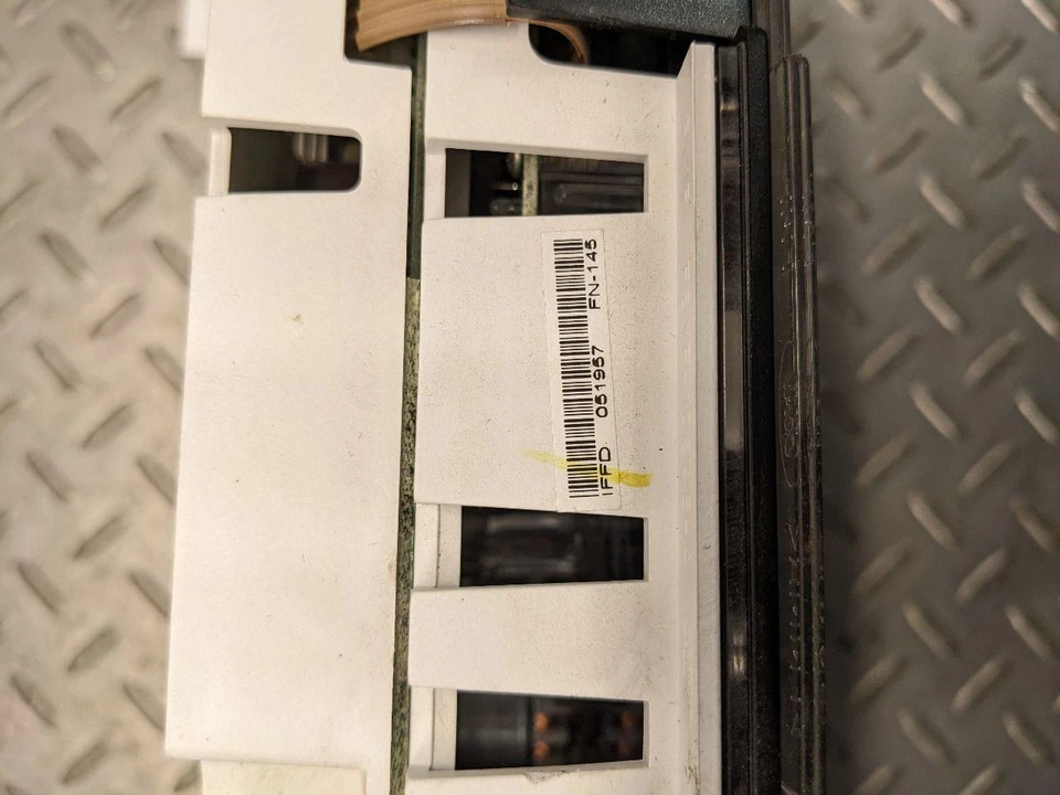 Velocímetro cluster MPH compatível com 03-04 Lincoln & Town Car 1177447 - Imagem 4 de 4