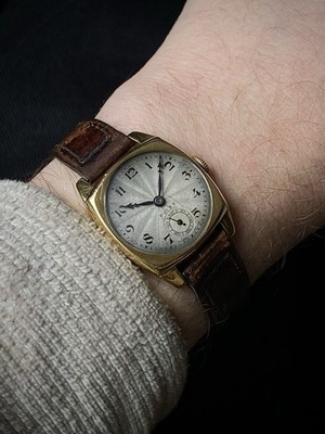 1927 Rolex 18ct gold cushion case watch ref 554 Guilloche sunburst