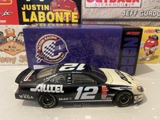 Action 1:24 Ryan Newman #12 Alltel Ford NASCAR Diecast Car 2000