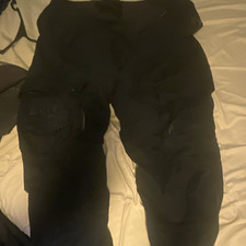 A ropostale Women's Black Solid Cargo Pants XL Regular Fit Size Type Regular