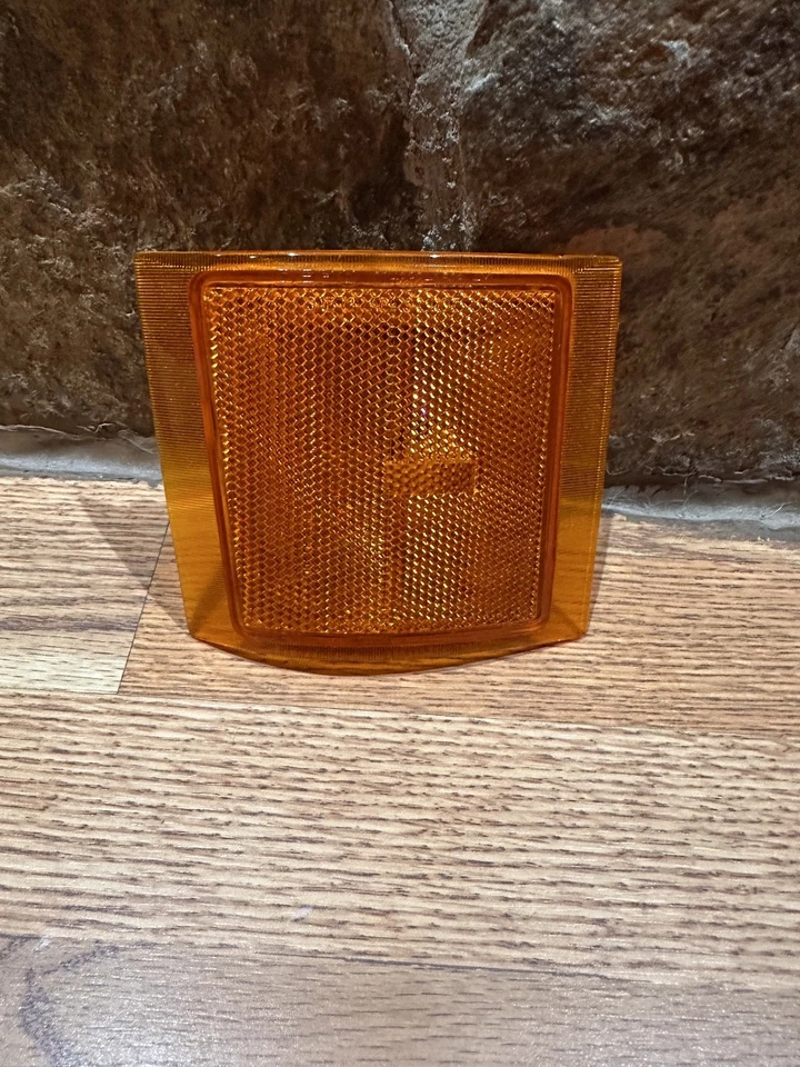 94 95 96 97 98 99 00 SE ADAPTA A CHEVY BLAZER MARCADOR INFERIOR IZQUIERDO LADO CLARO 332-1526L-US Foto 4 de 4