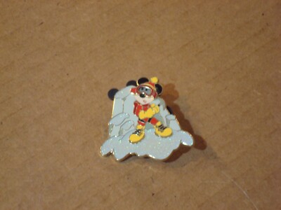 Legend of the Forbidden Mountain Everest Mickey Mouse Pin LE 1000 Disney