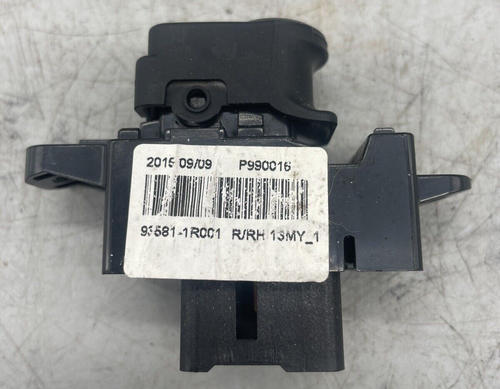 Interruptor de ventana eléctrica de puerta trasera derecha Hyundai Accent AOT-484 2013-2017 PIEZAS ORIGINALES - Imagen 2 de 4