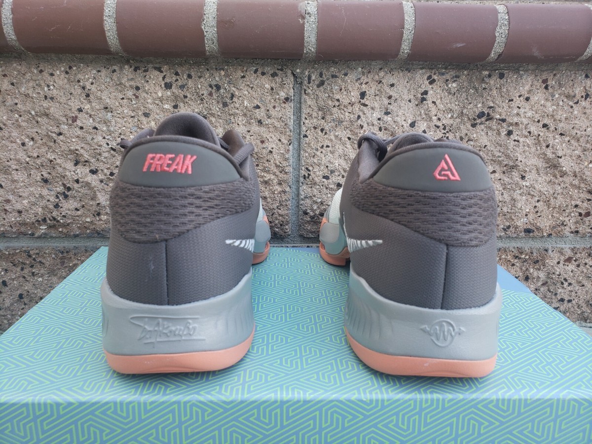 Nike zoom Freak 4 