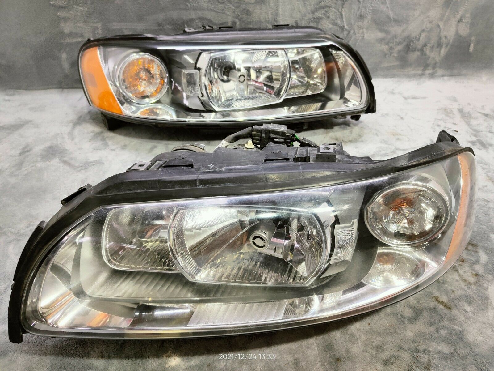 HELLA Volvo V70 S60 XC70 Front Head Lights Lamps XENON HID Headlights
