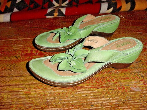 BORN SANDALS WOMANS SANDALS SIZE 7 M / W GREEN LEATHER LOW HEEL | eBay