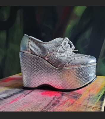 VINTAGE 60'S MOD silver GLITTERY snakeskin PLATFORM