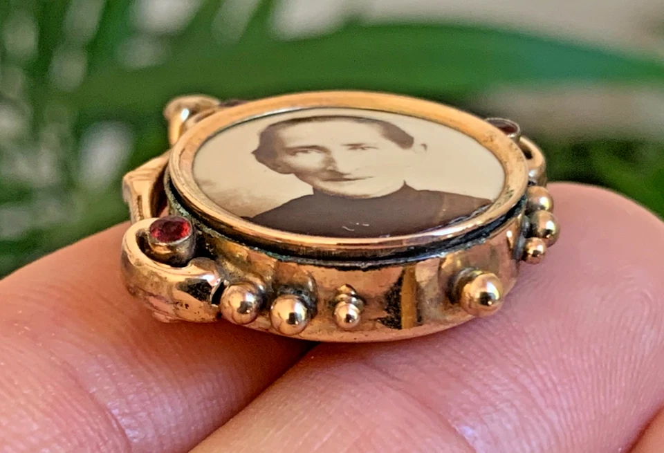 Gold Filled Garnet Double Photo Mourning Pendant Fob For Pocket Watch Chain 1910 - Image 2 of 4