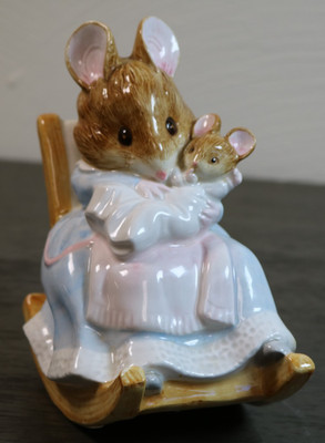 Vintage Beatrix Potter Mrs. Rabbit Schmid Rock A Bye Baby 5.75'' Musical Figurine