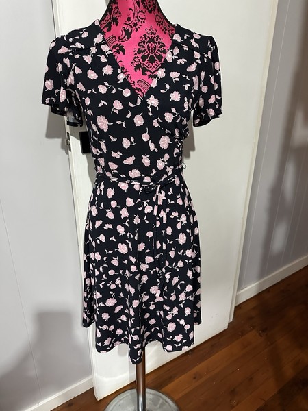 Leona Edmiston 8 Dress A Line Wrap Look Navy Pink Floral Short Sleeve Belt EUC