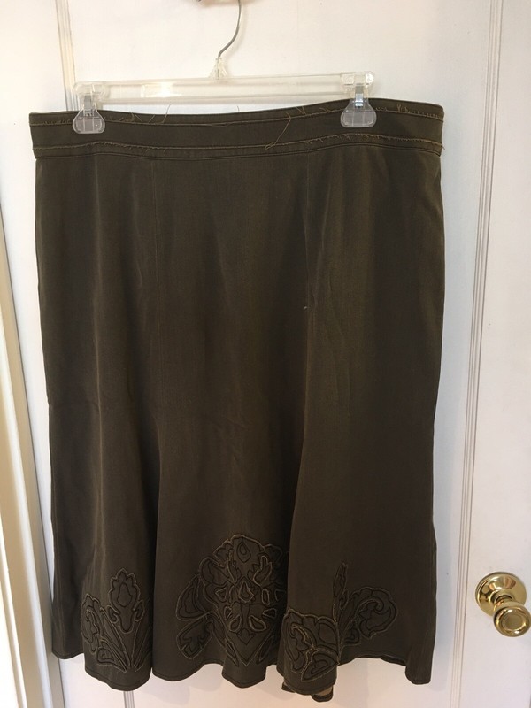 Cabi Skirt 16 Appliqued Walking Skirt Brown