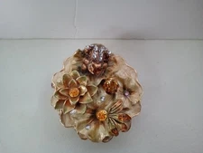 GOLD ENAMEL MAGNECTIC TRINKET BOX ORNATE GARDEN FLOWERS & FROG ROUND NICE