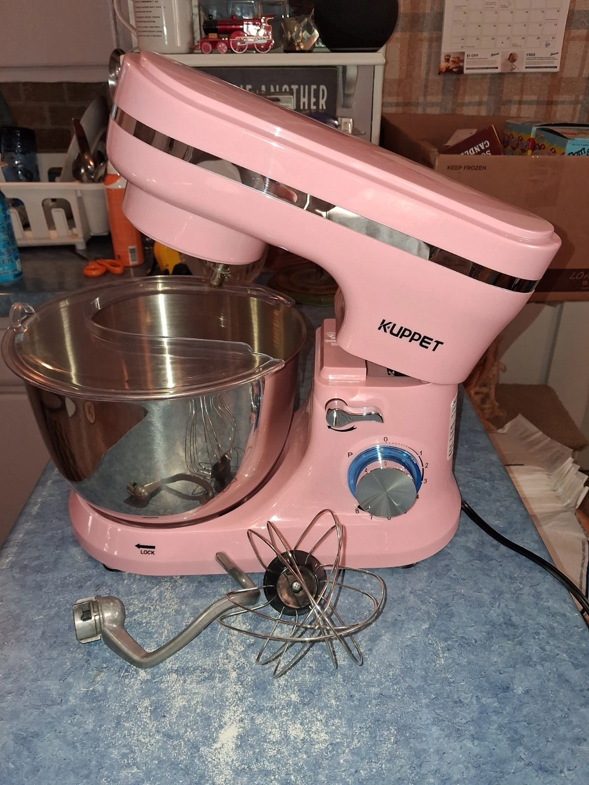Kuppet Retro Stand 8 Speed Mixer(Pink)4.75 Quart Lightly Used Works Great Clean!
Opens in a new wind